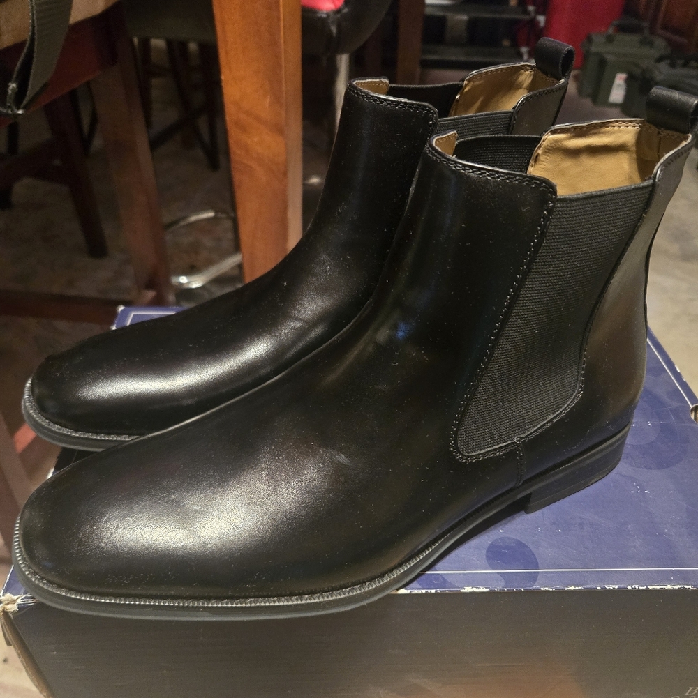 Bill Blass Black Leather Chelsea Boots